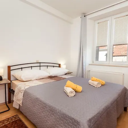 Apartment Marinus Blace