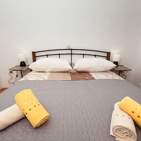 Marinus Apartment Blace