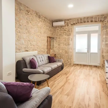 Marinus Apartament Blace