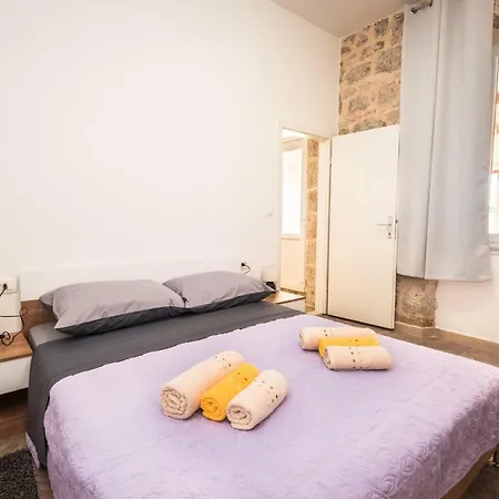 Marinus Apartment *
