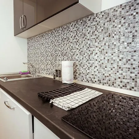Marinus Apartment *