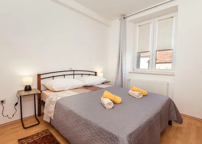 Apartment Marinus Blace